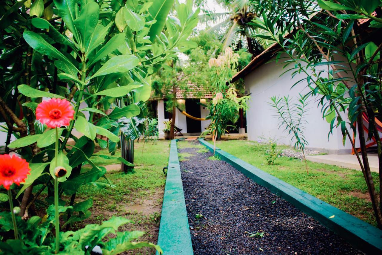 Star Light Cabanas & Restaurant Villa Tangalle Exterior photo